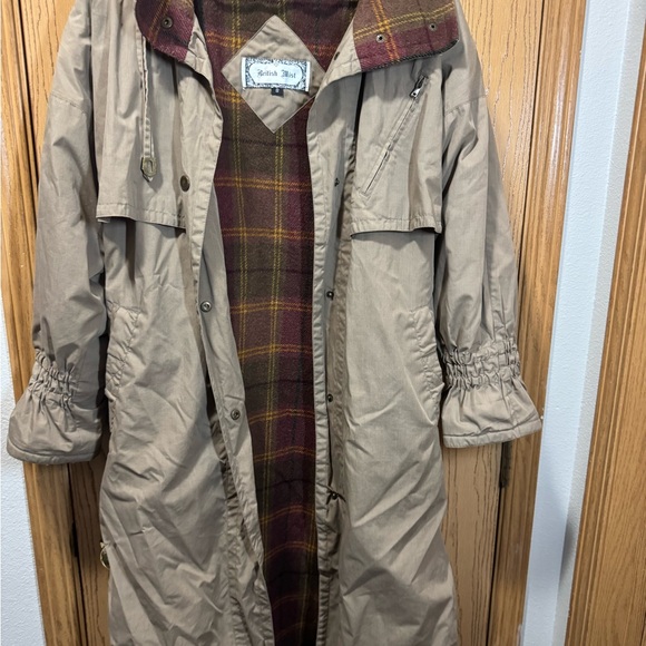 Women's Tan Trench Coat - Picture 5 of 12